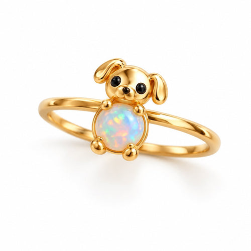 Bague Chien Opale dorée sur fond blanc