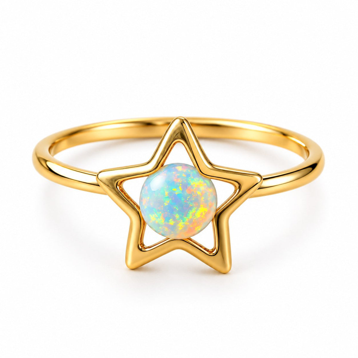 Bague Étoile Opale dorée sur fond blanc