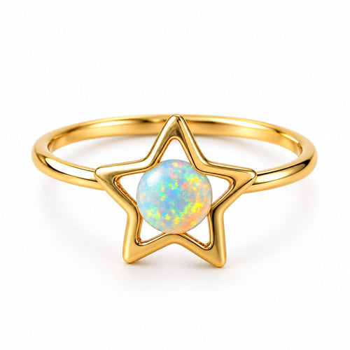 Bague Étoile Opale dorée sur fond blanc