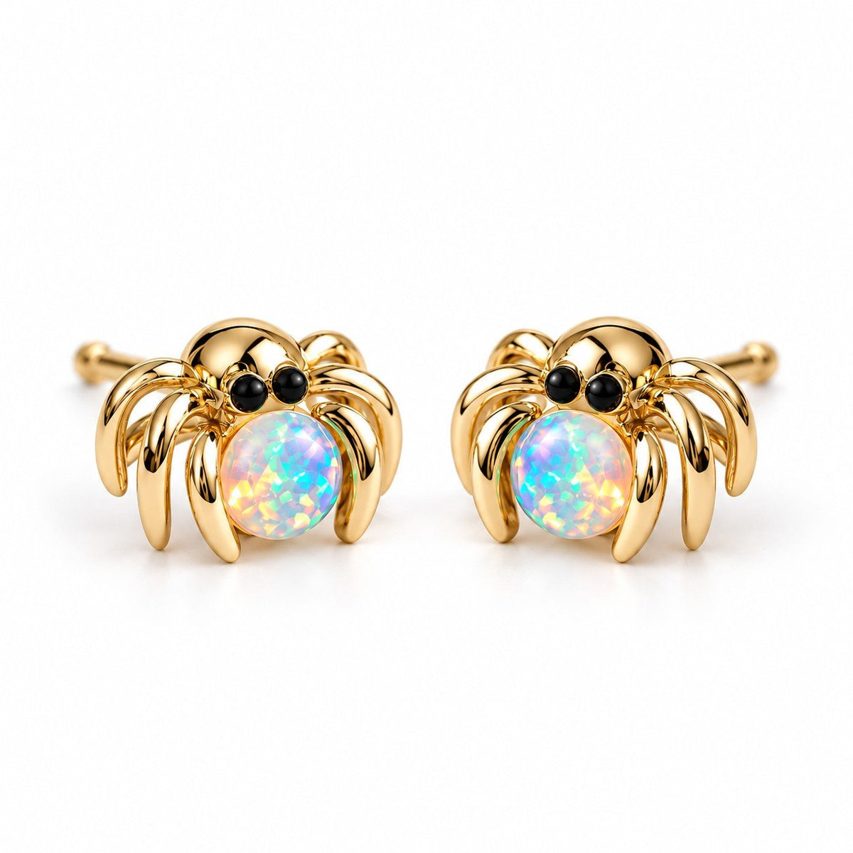 Boucles d'oreilles Araignée Opale dorées, la paire sur fond blanc