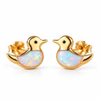Boucles d'oreilles Canard Opale dorées, la paire sur fond blanc