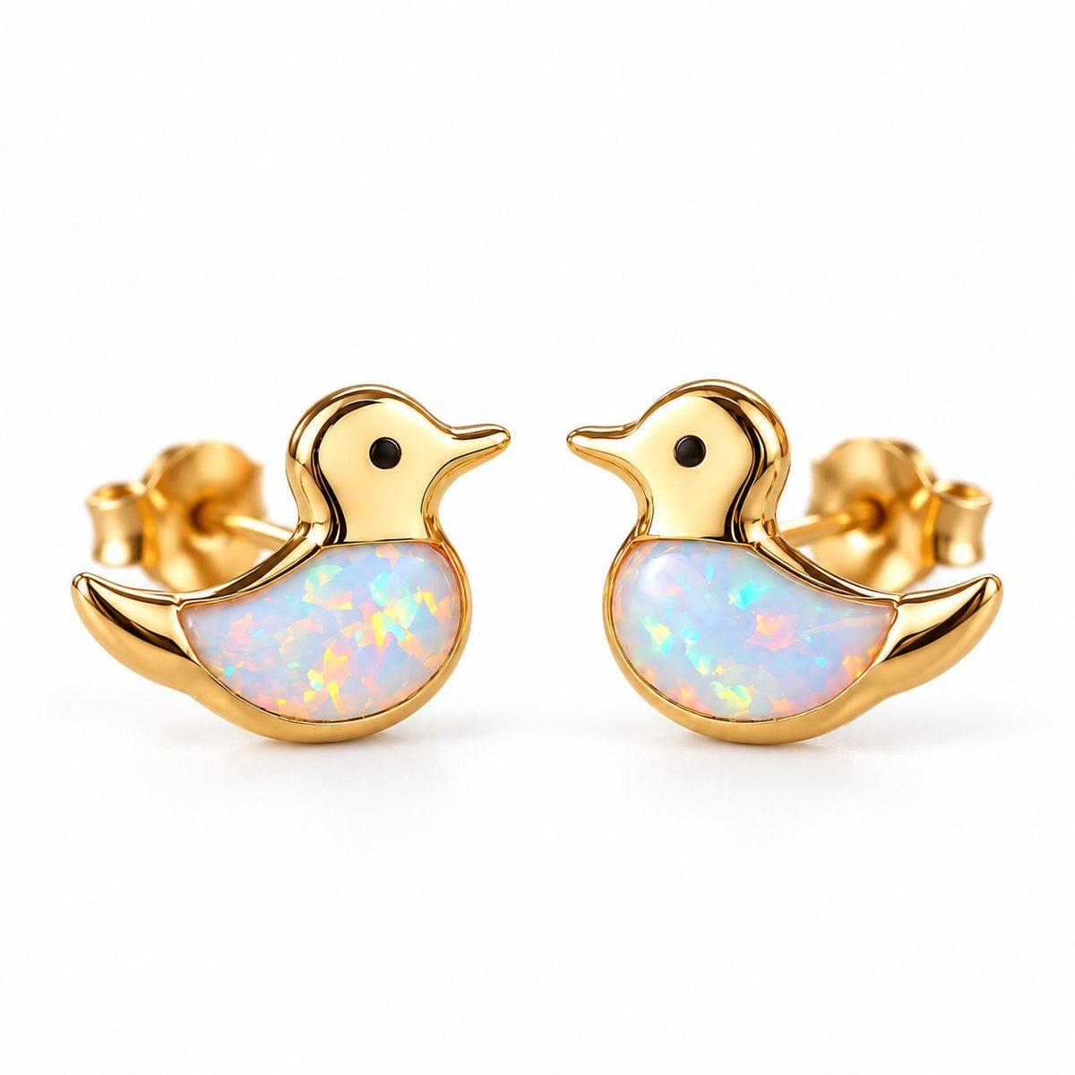 Boucles d'oreilles Canard Opale dorées, la paire sur fond blanc