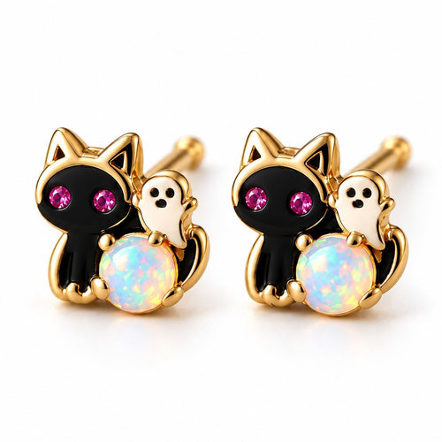 Boucles d'oreilles Chat Fantôme Opale dorées, la paire sur fond blanc