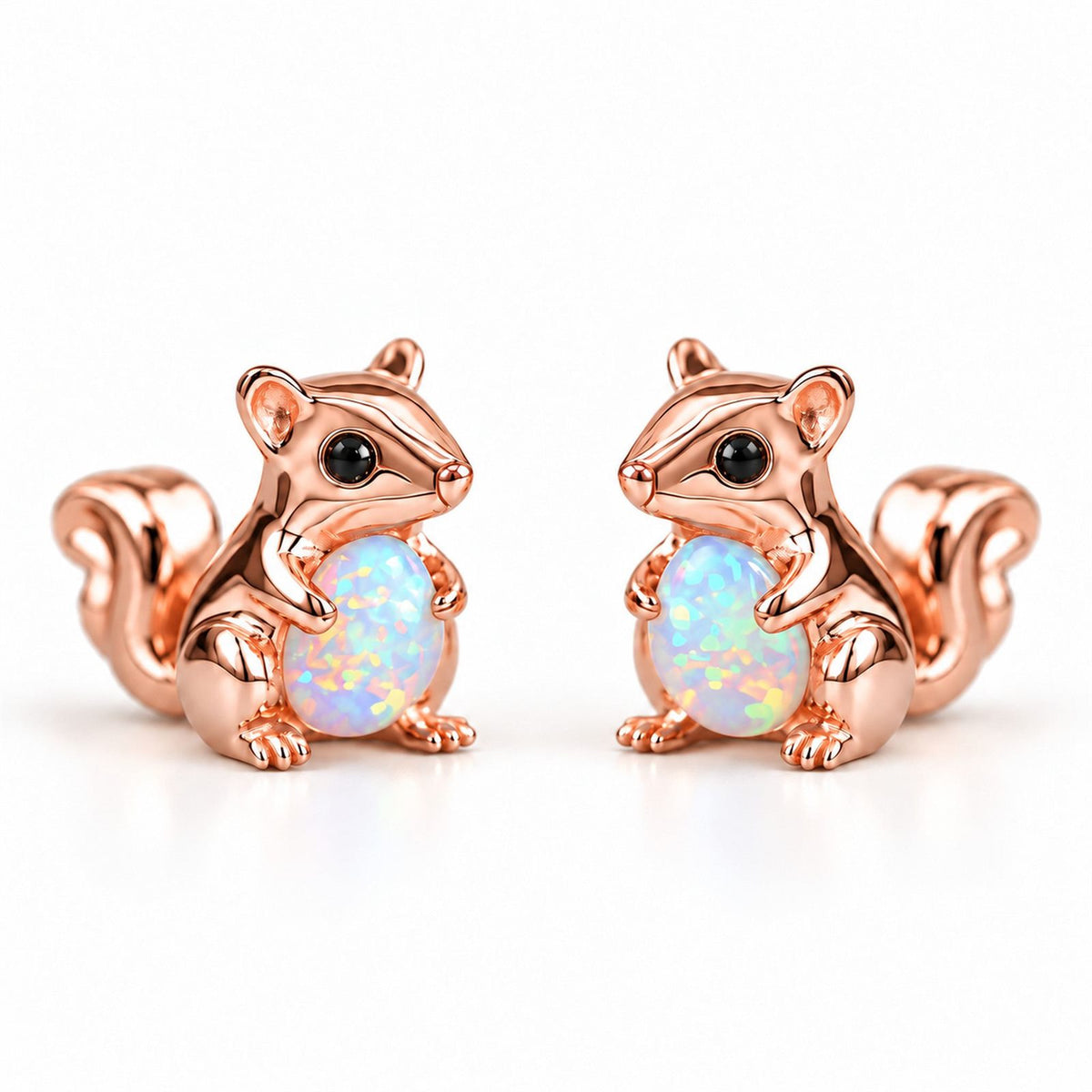 Boucles d'oreilles Écureuil Opale or rose, la paire sur fond blanc