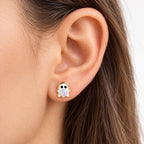 Boucle d'oreille Fantôme Opale portée sur le lobe