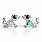 Boucles d'oreilles Gecko Opale argentées, la paire sur fond blanc
