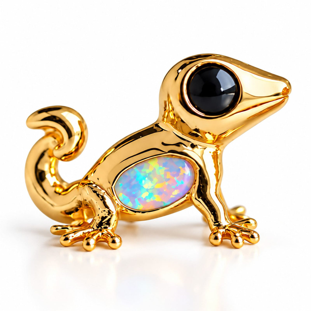 Gros plan sur l'incrustation aux reflets opalins de la boucle Gecko