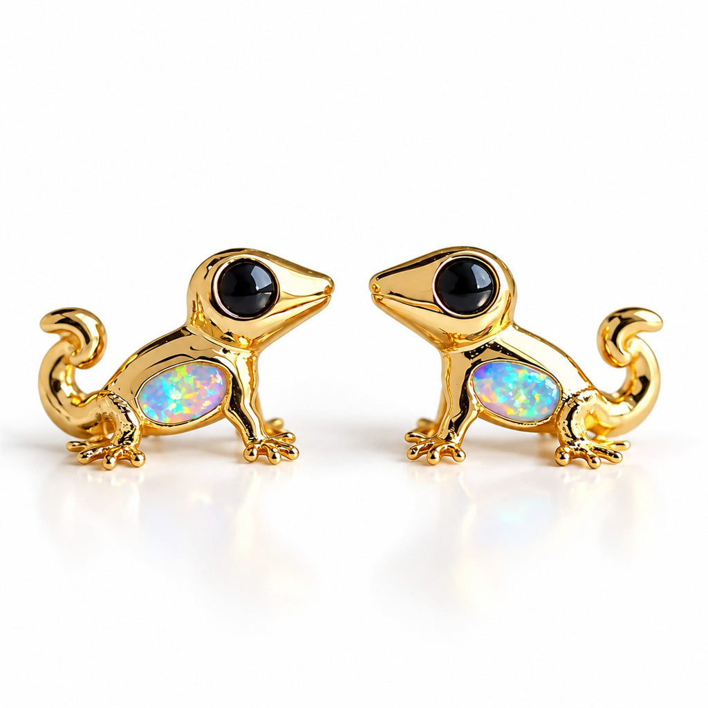 Boucles d'oreilles Gecko Opale dorées, la paire sur fond blanc