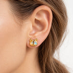 Boucle d'oreille Raton Laveur Opale portée sur le lobe