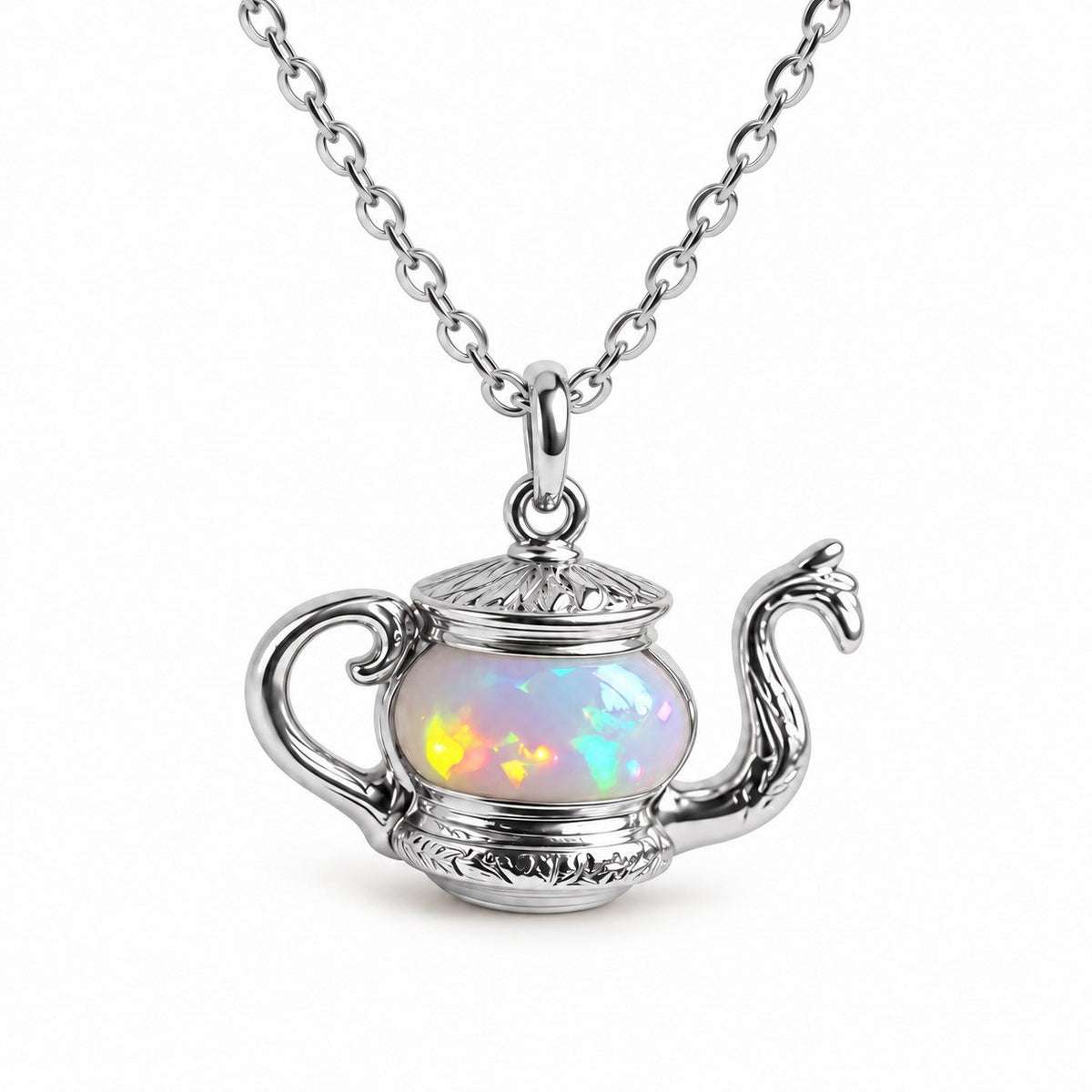Collier Lampe Magique Opale argenté, pendentif et chaîne sur fond blanc