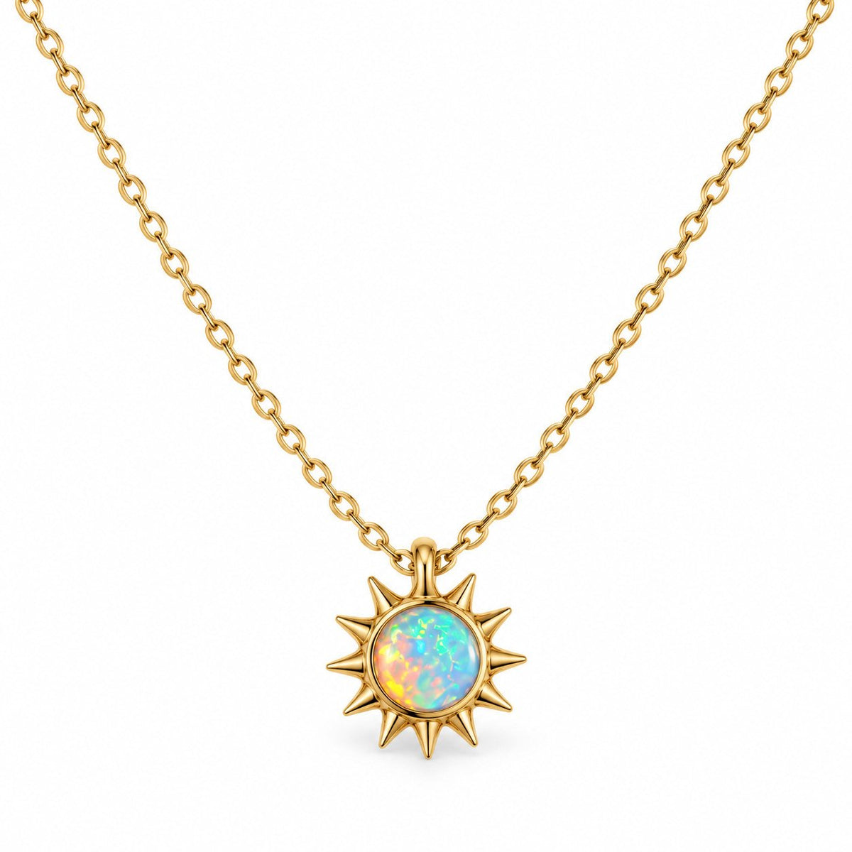 Collier Soleil Opale doré, pendentif et chaîne sur fond blanc